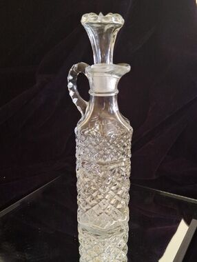 Anchor Hocking Crystal Decanter with Handle - Clear